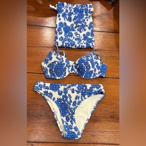 Triangl XS 2 piece bikini bathing suit swimsuit cobalt blue white floral